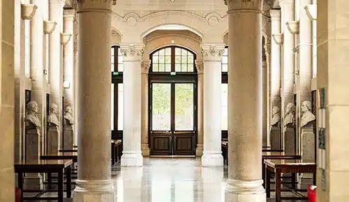 Trouvez une formation en alternance dans l'université prestigieuse de Paris Cité faculté de pharmacie