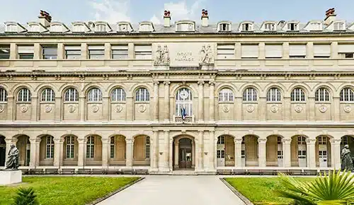 Trouvez une formation en alternance dans l'université prestigieuse de Paris Cité faculté de pharmacie