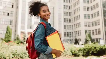 Etudiante sereine car elle as trouvé une nouvelle entreprise pour son apprentissage avec AFi24