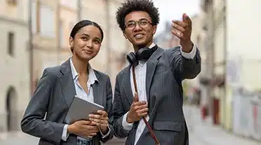 Jeunes apprentis en tenu de travail pour leur semaine en entreprise