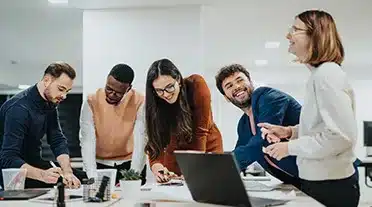 Equipe de responsable ressource humaine en recherche d'appretnis