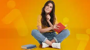 Jeunes étudiantes réfléchissant à comment elle pourrais trouver des aides à l'alternance