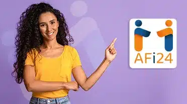 Jeunes étudiants nous montrant du doigt tous les conseils pour ne pas louper sa prime d'activité en alternance