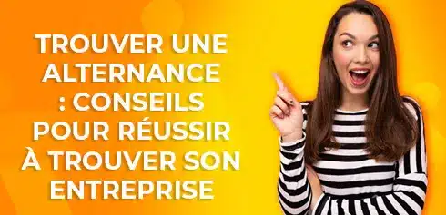 Etudiante montrant du doigt tout les conseils pour trouver son alternance