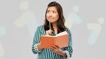 Jeune étudiante qui se pose des questions sur le salaire d'un apprentis