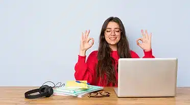 Jeune apprentis zen car elle as bien préparé son entretien d'embauche