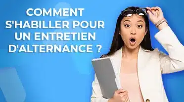 Etudiante qui découvre les bons conseils sur comment s'habiller pour un entretien d'embauche