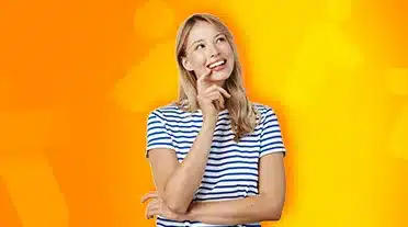 étudiante contente de connaitre les principes de bases des congés en alternance