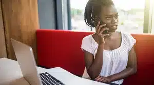 Jeune étudiante recherchant sont alternance sur Evry