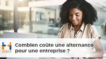 Responsable RH qui étudie les coûts de l'alternance