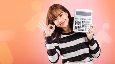 Etudiante calculant les aides disponibles pour son alternance