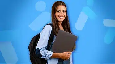 Jeune alternante heureuse de savoir comment ce passe les vacances en alternance