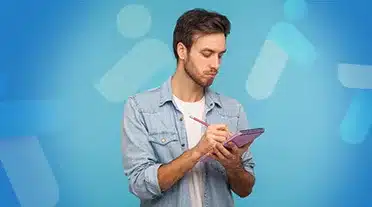 étudiant notant l'impact de la fiscalité pour un alternant