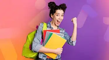 étudiante heureuse de découvrir les aides et réductions disponibles pour les apprentis