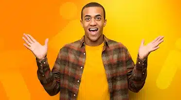 étudiant super heureux d'avoir tout ces conseils sur l'apprentissage avec AFi24