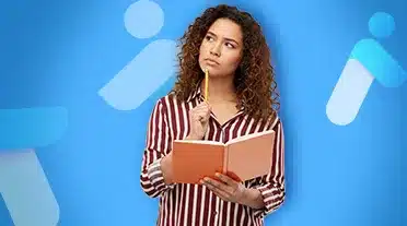 étudiante notant toutes les infos sur la procédure de résiliation de son contrat par l'apprenti