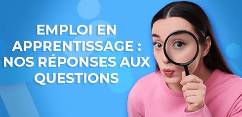 étudiante observant à la loupe les réponses aux questions sur l'apprentissage