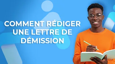 étudiant notant les infos sur comment rédiger sa lettre de démission