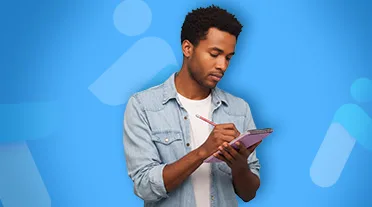 étudiant notant toutes mes infos sur le rôle du maître d'apprentissage