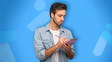 étudiant notant les conseils sur l'obligation ou pas du médiateur pour rompre son contrat